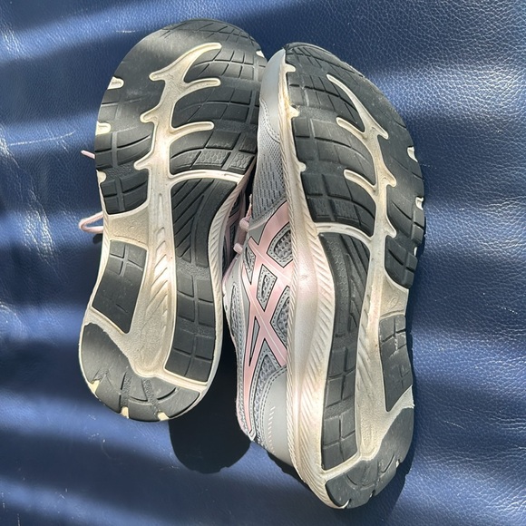 ASICS runners - Picture 3 of 4